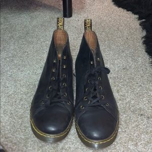 Men’s Black Dr martens size 9